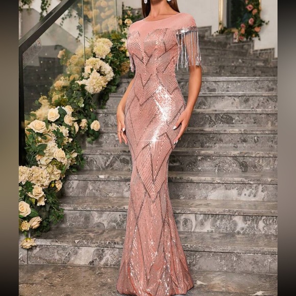 Luxe fringe detail mermaid hem party prom sequins dress - Picture 4 of 7